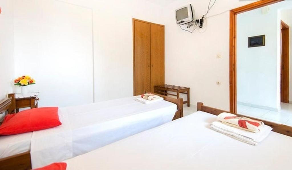 Hotel de apartamente Evi And